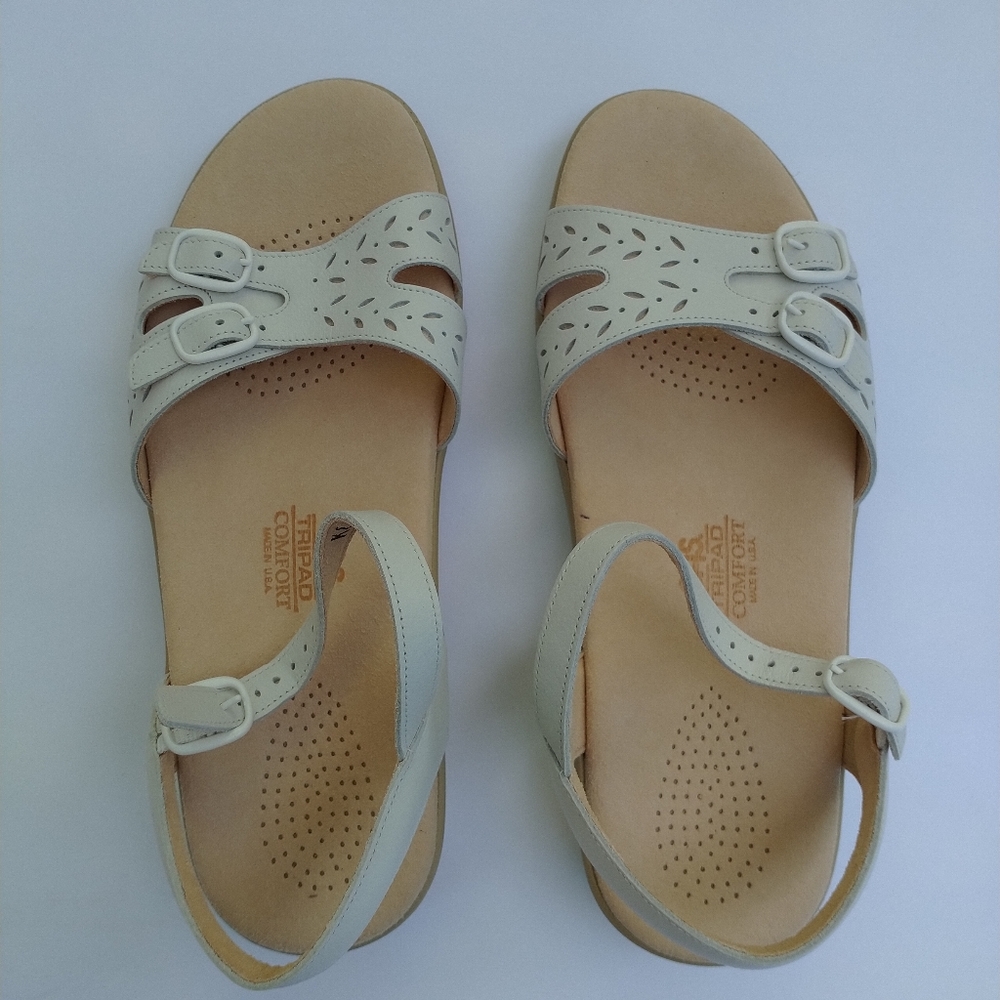 SAS sandels women's size 7 1/5